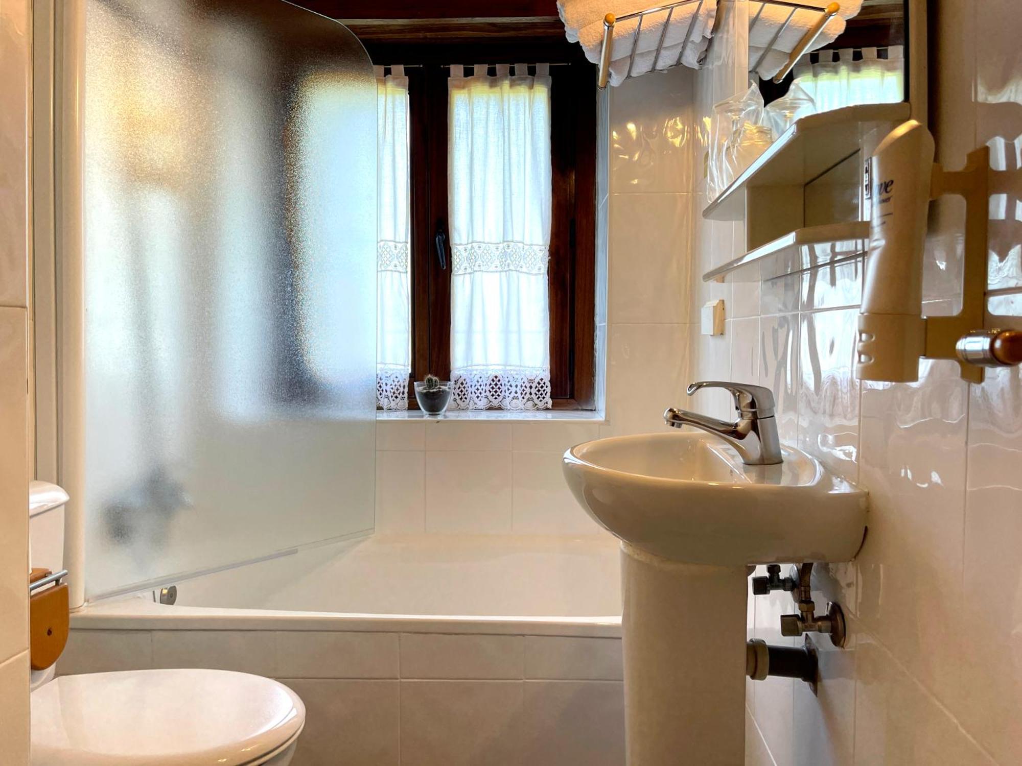Hotel Peruskenea Jaunsaras Екстериор снимка