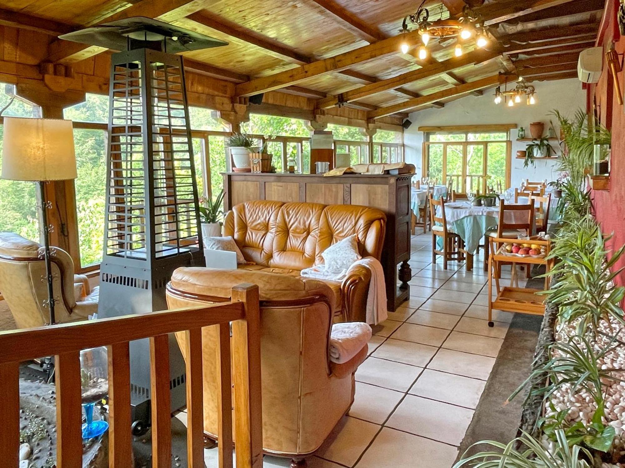 Hotel Peruskenea Jaunsaras Екстериор снимка