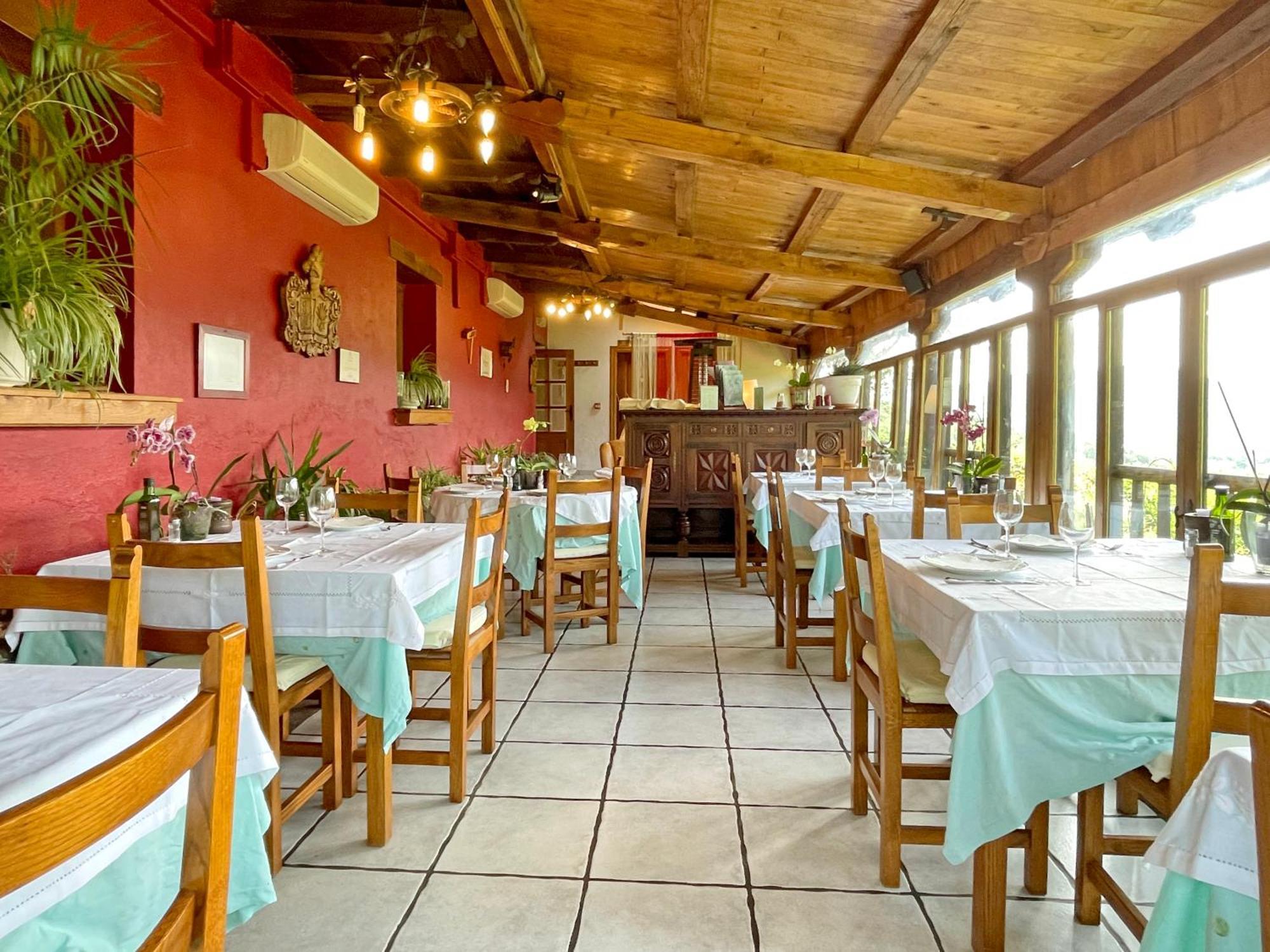 Hotel Peruskenea Jaunsaras Екстериор снимка