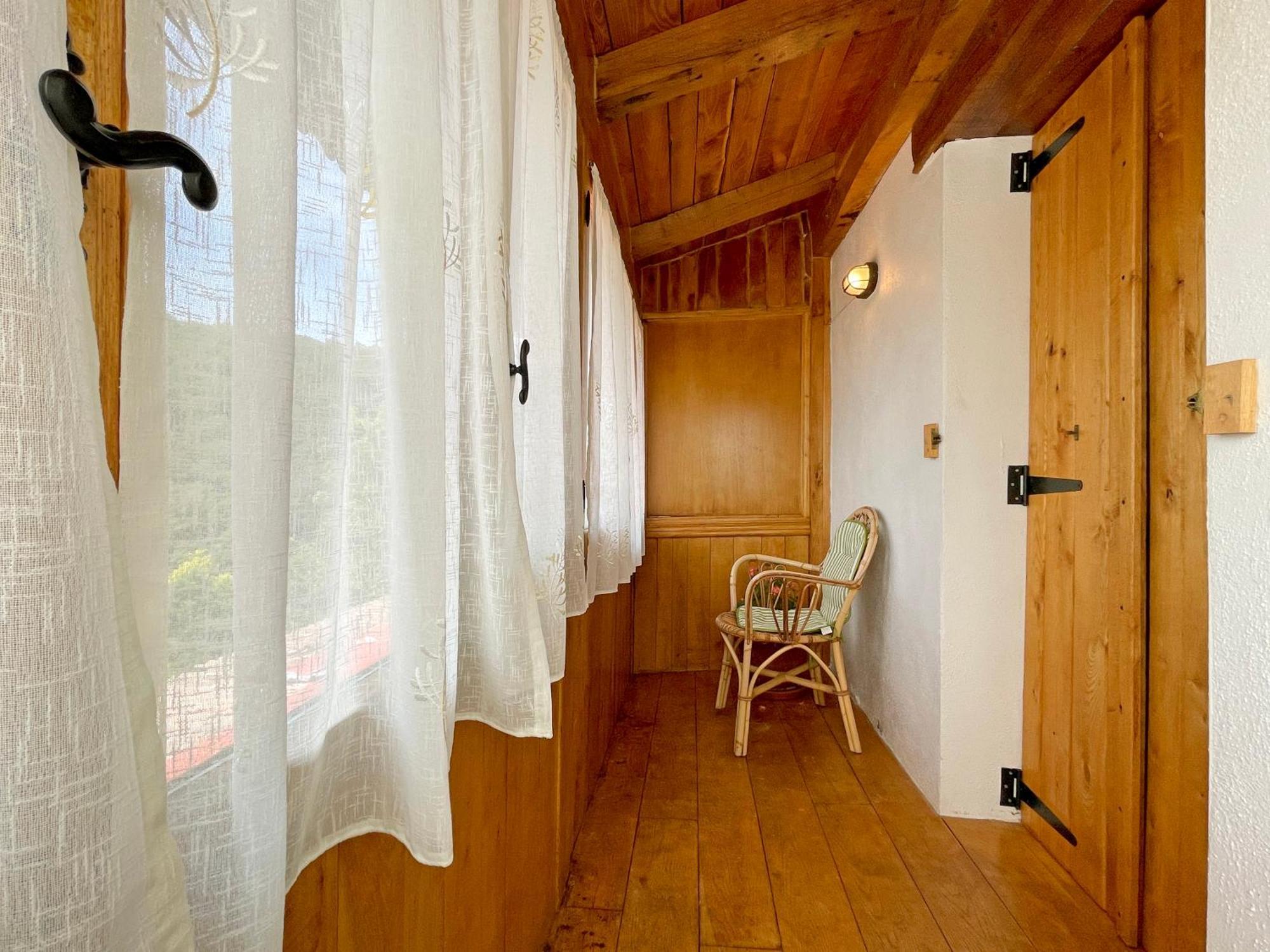 Hotel Peruskenea Jaunsaras Екстериор снимка