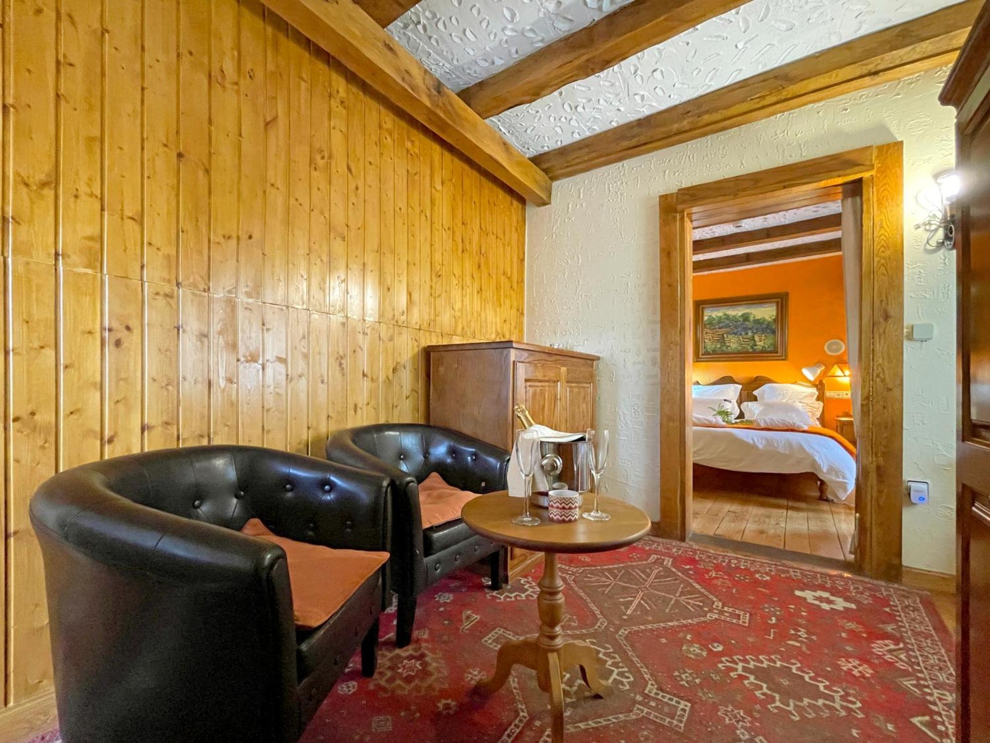 Hotel Peruskenea Jaunsaras Екстериор снимка