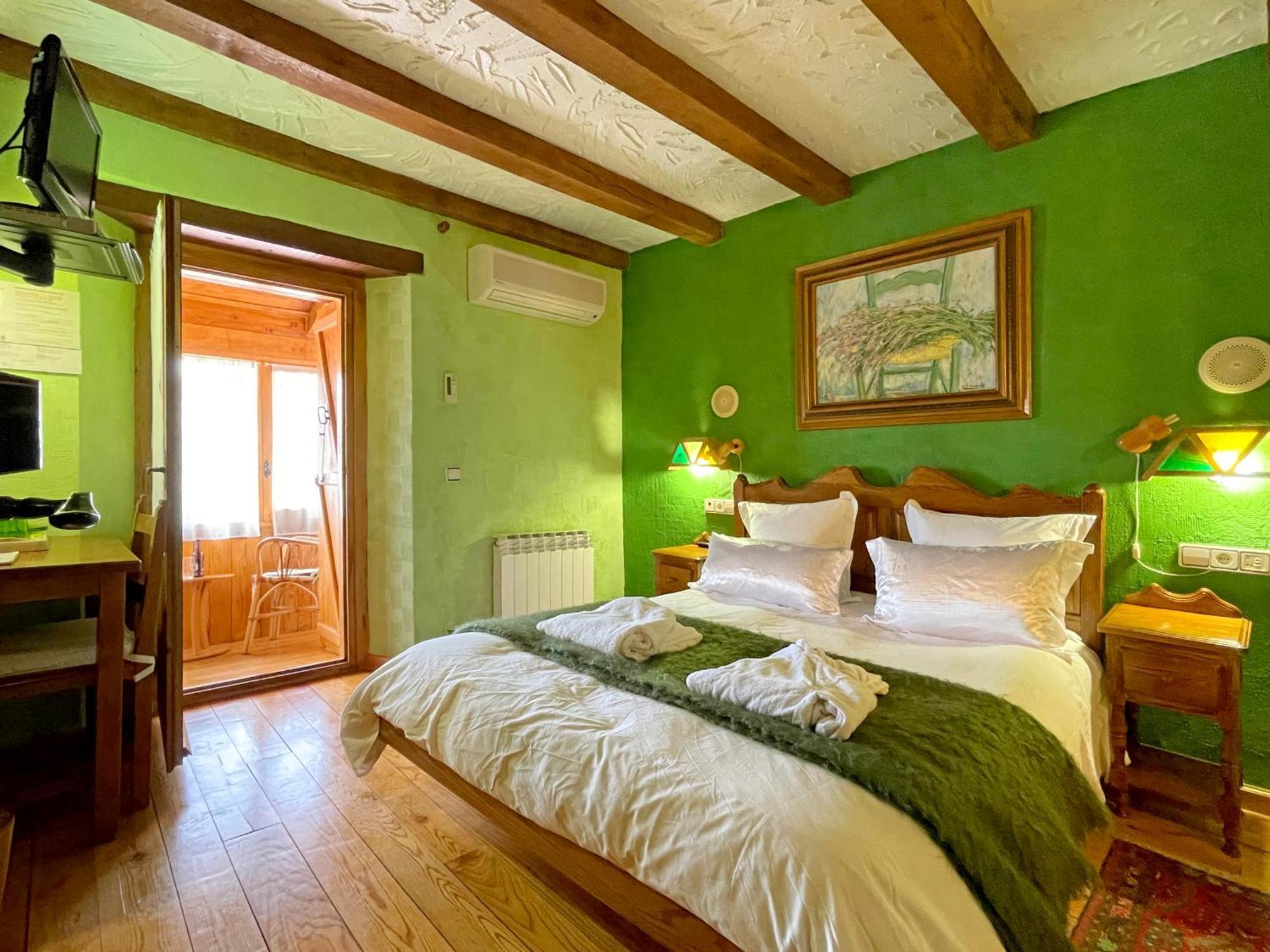 Hotel Peruskenea Jaunsaras Екстериор снимка