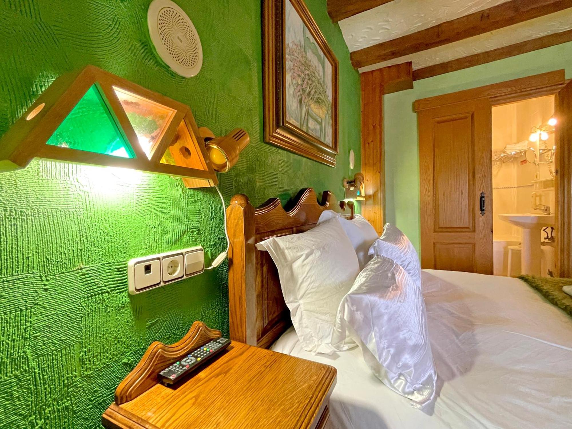 Hotel Peruskenea Jaunsaras Екстериор снимка