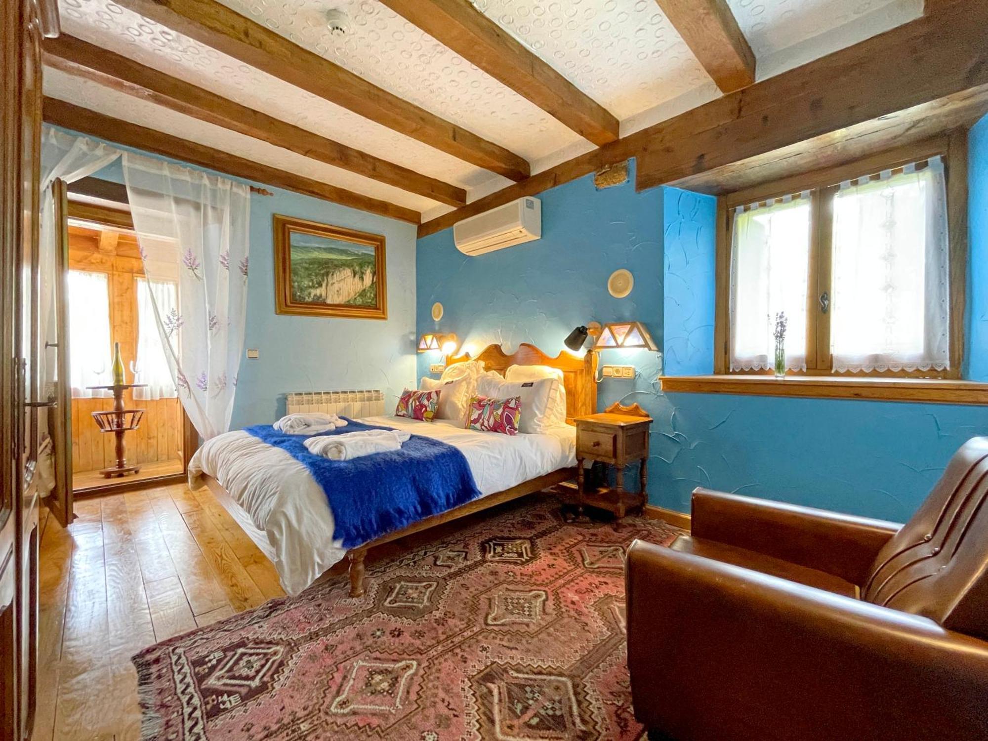 Hotel Peruskenea Jaunsaras Екстериор снимка
