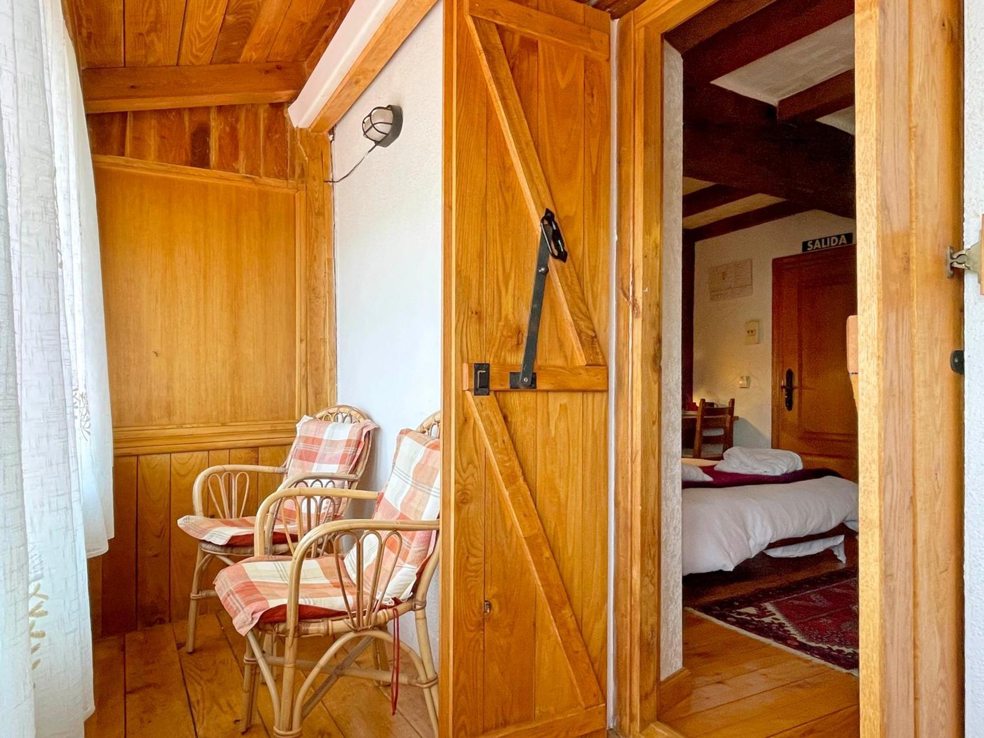 Hotel Peruskenea Jaunsaras Екстериор снимка