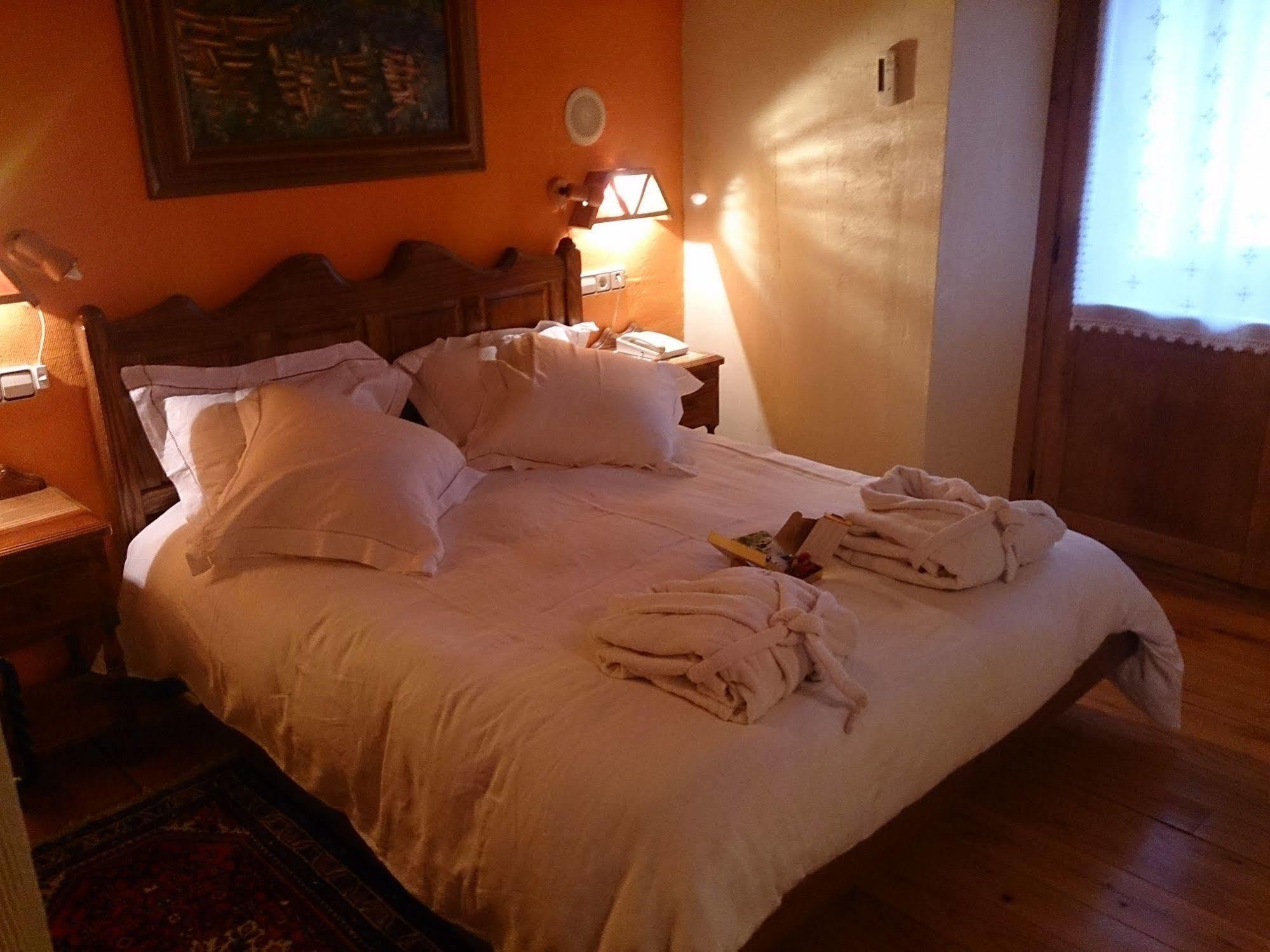 Hotel Peruskenea Jaunsaras Екстериор снимка